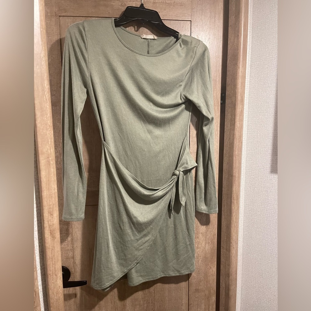 Altard state long sleeve body con dress